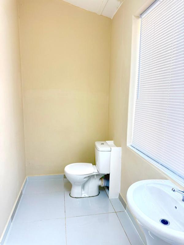 To Let 1 Bedroom Property for Rent in Woodstock Western Cape